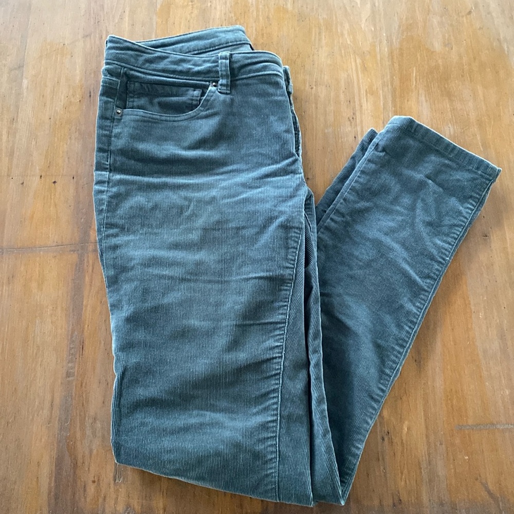 Patagonia blue grey low rise skinny leg corduroy pants size 30
